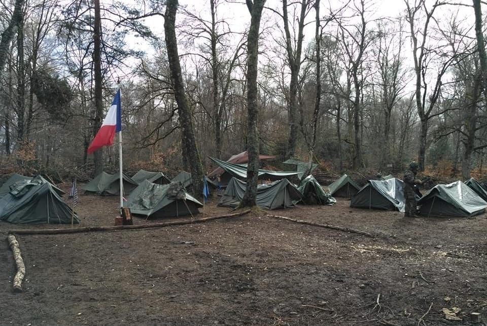 Place de rapport du bivouac